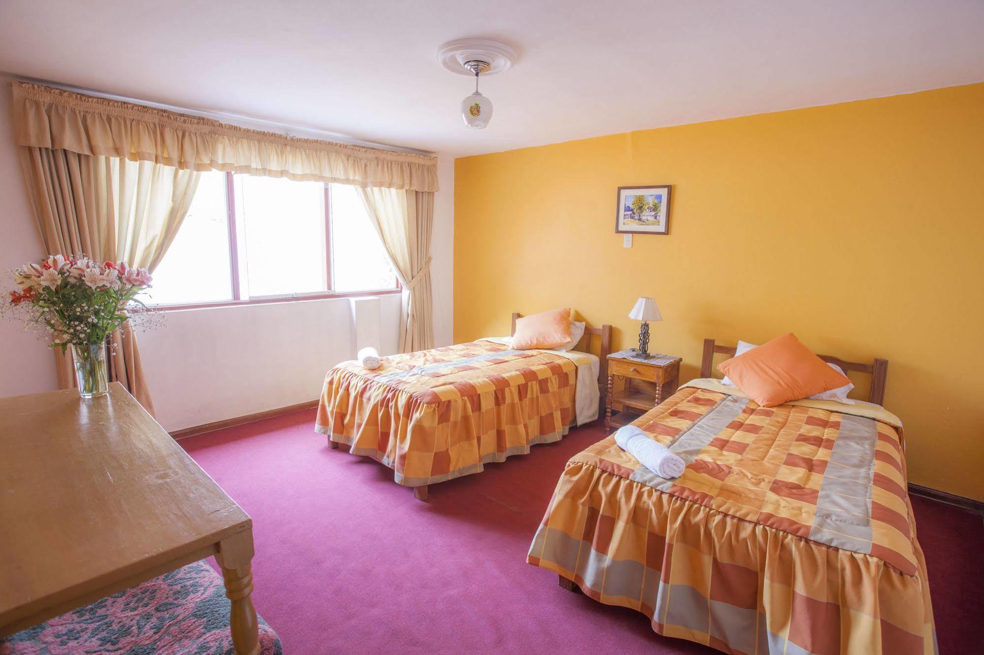 Alojamiento Soledad Huaraz  Buitenkant foto