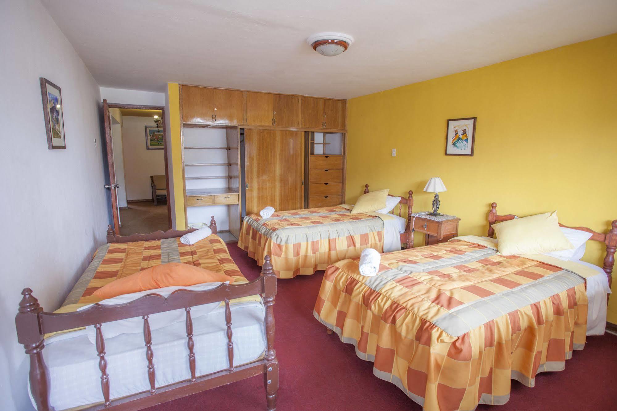 Alojamiento Soledad Huaraz  Buitenkant foto